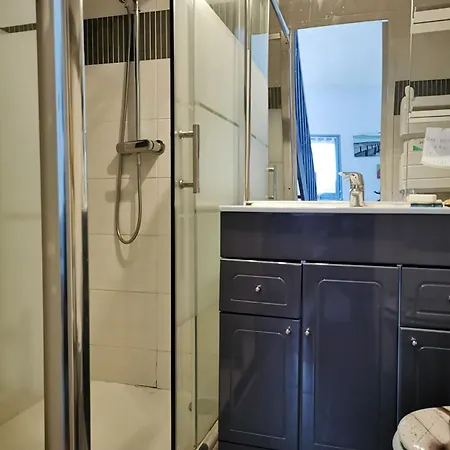 Дом отдыха Maisonnette Acces Direct Chemin Cotier, Piscine Et Tennis